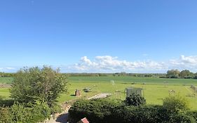 Timmenhus - Ferienhaeuser Am Feldrand